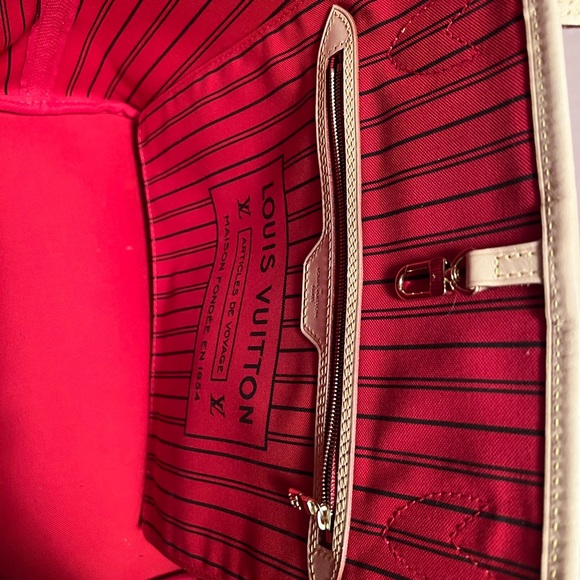 Never used Louis Vuitton Neverfull MM Tote Bag Perfect Condition - Picture 5 of 6